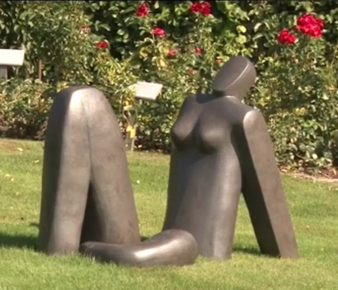 Kunstwerk in tuin de lage oorsprong in Gelderland